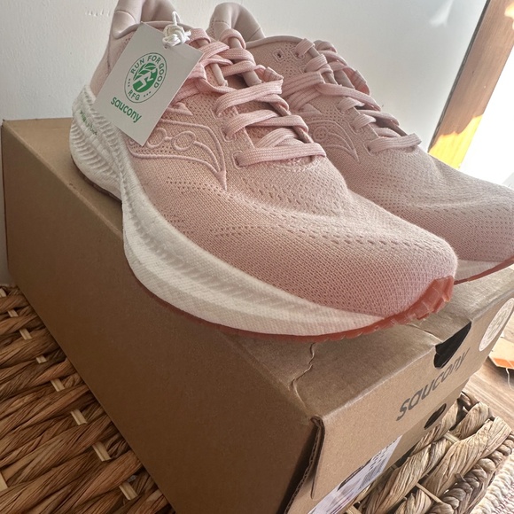 Saucony Triumph RFG, women's 8.5 - Picture 3 of 3
